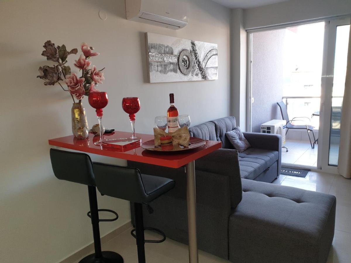 Apartament M & M Red Luxury Paralía Zewnętrze zdjęcie