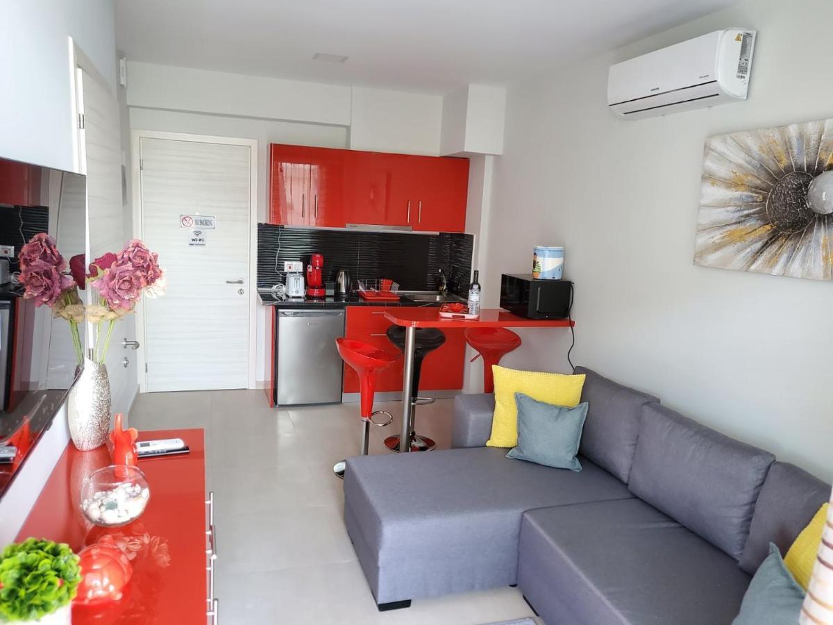 Apartament M & M Red Luxury Paralía Zewnętrze zdjęcie